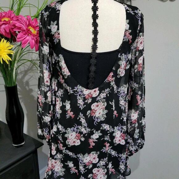 Cotton Candy Dress Size SMALL black Floral Split Long Sleeves open back - Picture 3 of 9